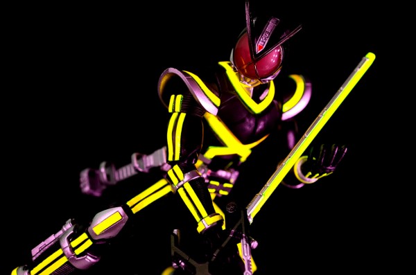魂ウェブ商店限定 S.H.フィギュアーツ 仮面ライダーカイザ GLOWING