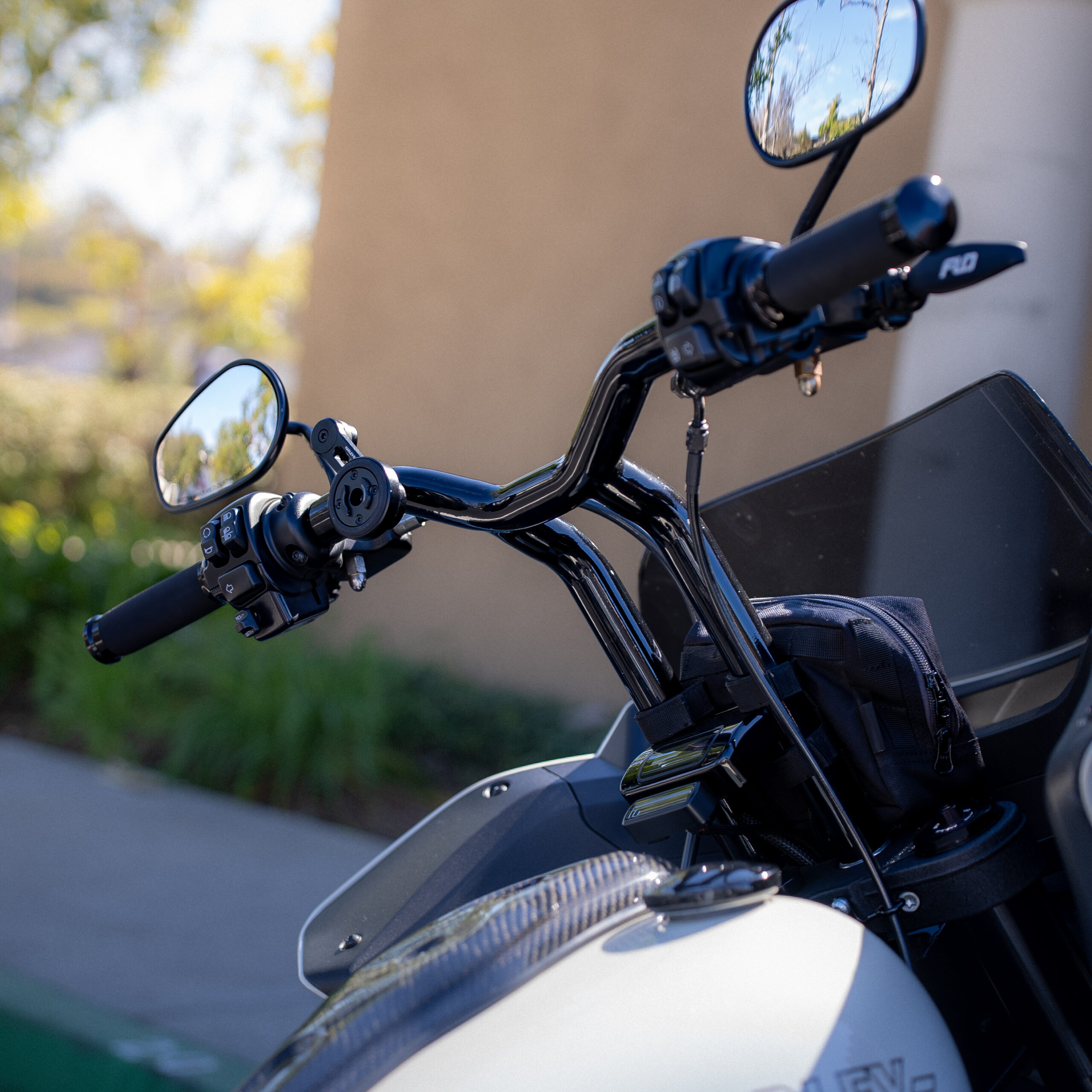 Lucky 13 Bar - Dyna, Softail, Sportster, Bagger | LuckyDaves