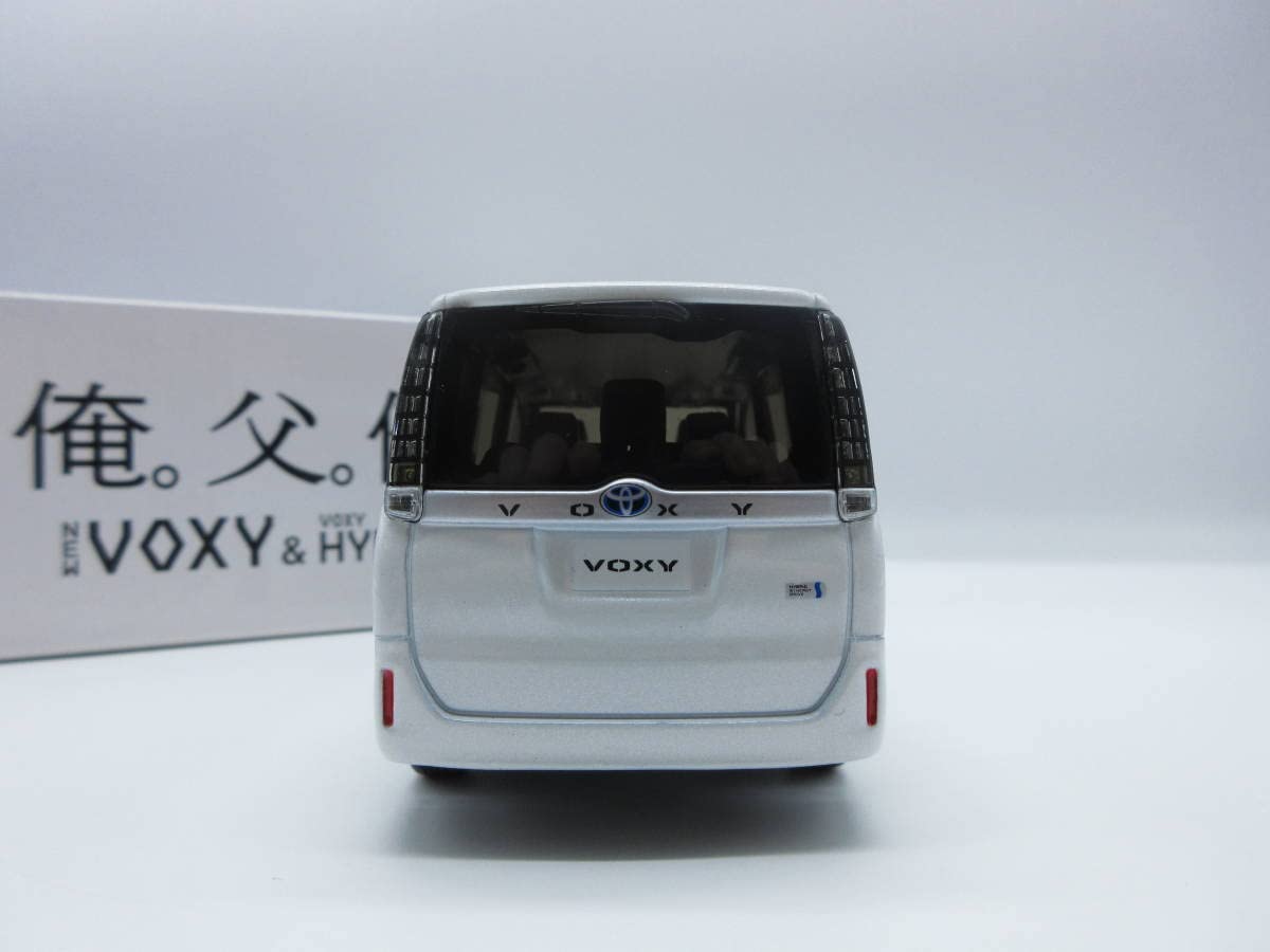 Amazon | 1/30 ミニカー ヴォクシー ハイブリッド 80系 VOXY カラー