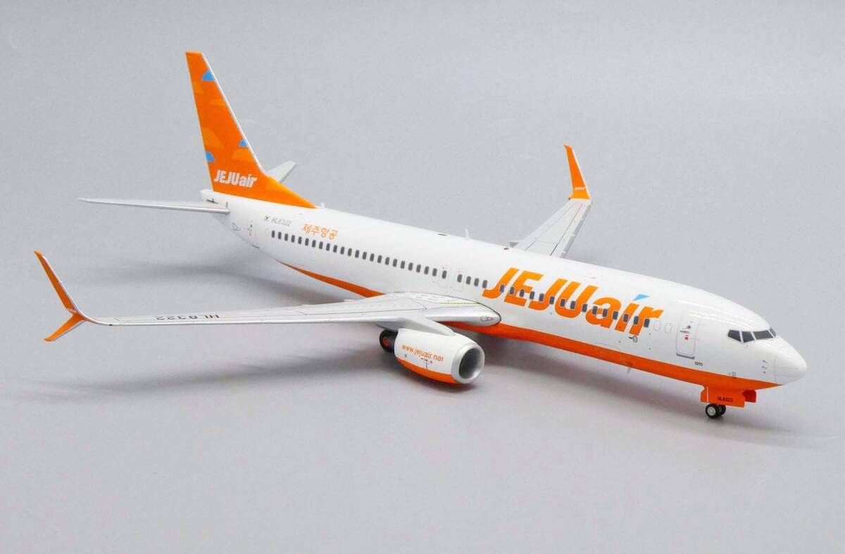 Amazon.co.jp: Jcwings チェジュ航空 737-800 HL8322 1/200 : おもちゃ