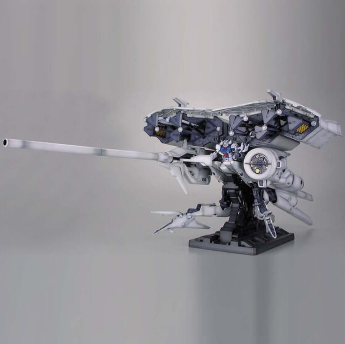 Amazon.com: Bandai Hobby - Maquette Gundam - 028 RX-78 GP-03