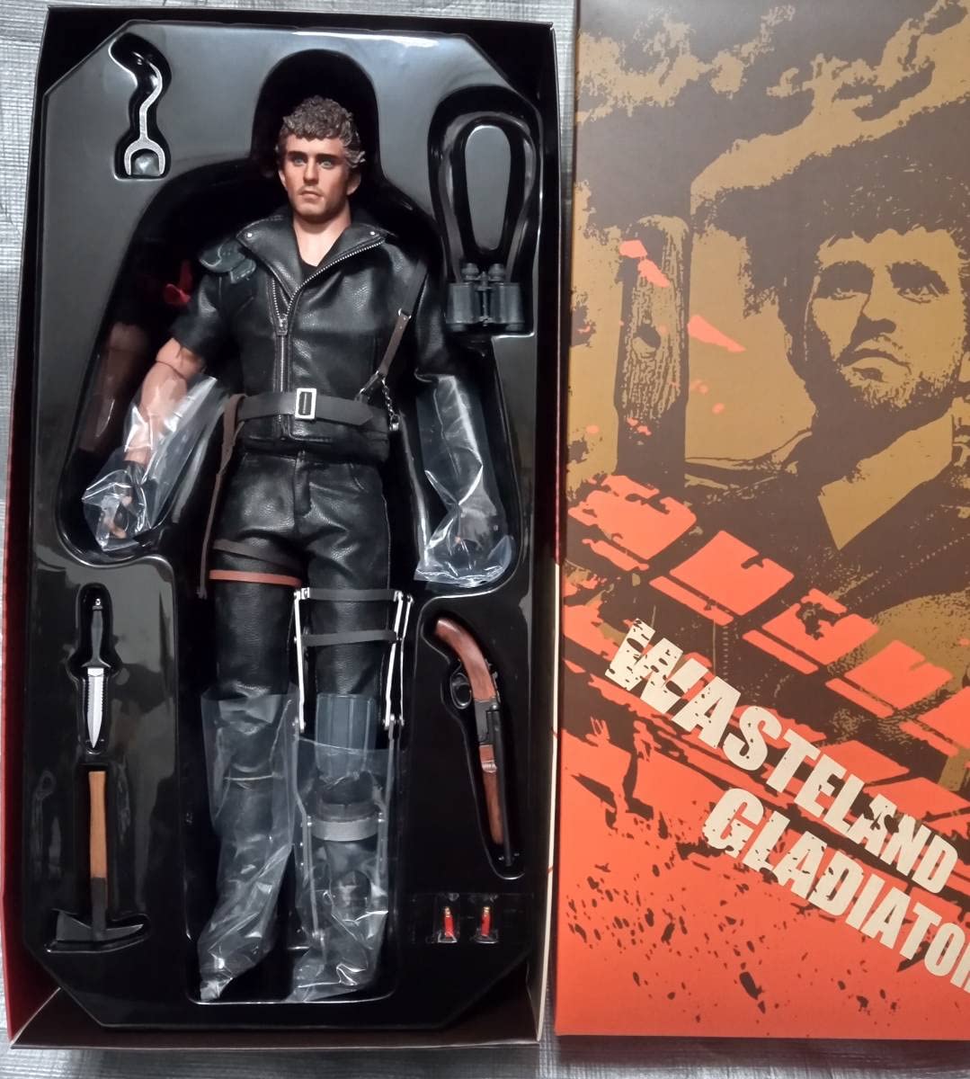 Amazon | 1/6 マッドマックス メルギブソン アクションフィギュア