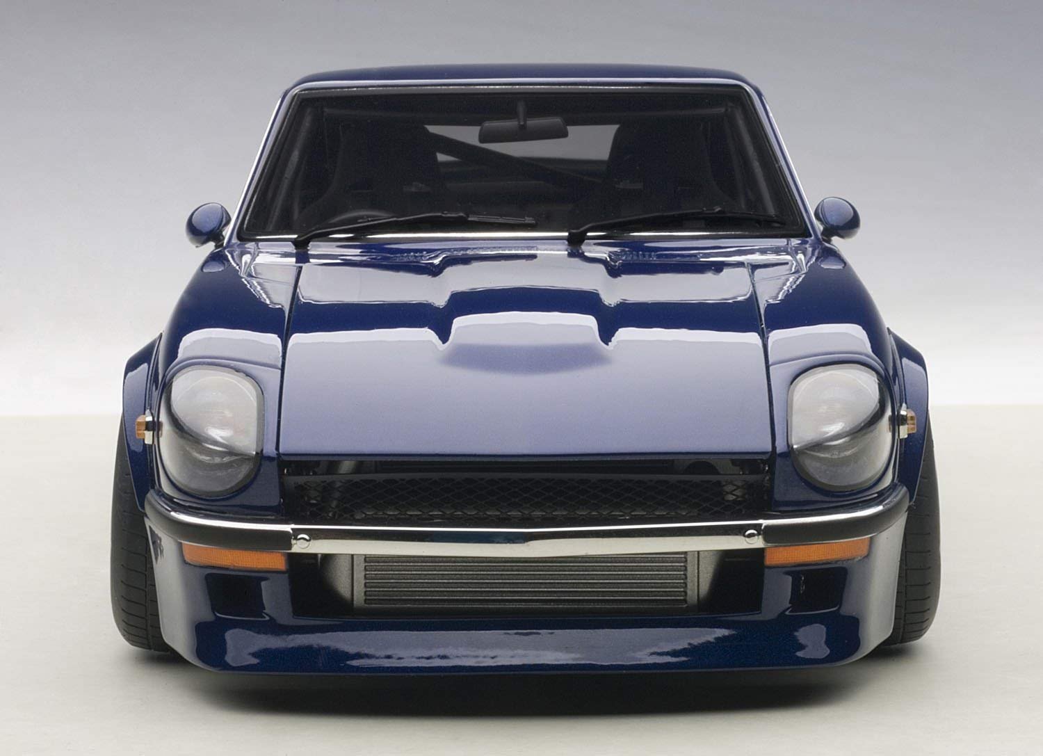 Amazon | AUTOart 1/18 日産 フェアレディZ (S30) 湾岸ミッドナイト