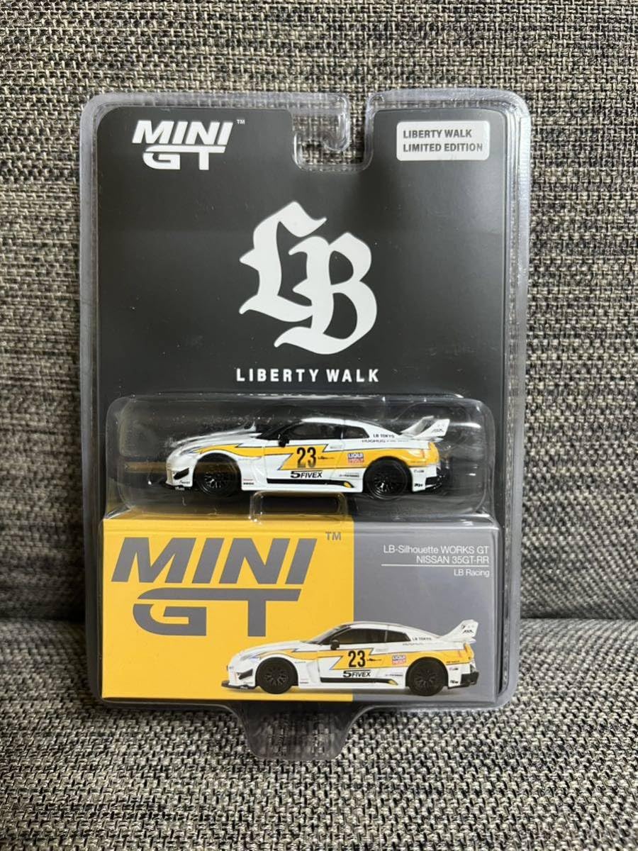 MiNiGT LBworks ケンメリ 35GT-RR LBWK Kuma 2台 1/64スケール MINI GT