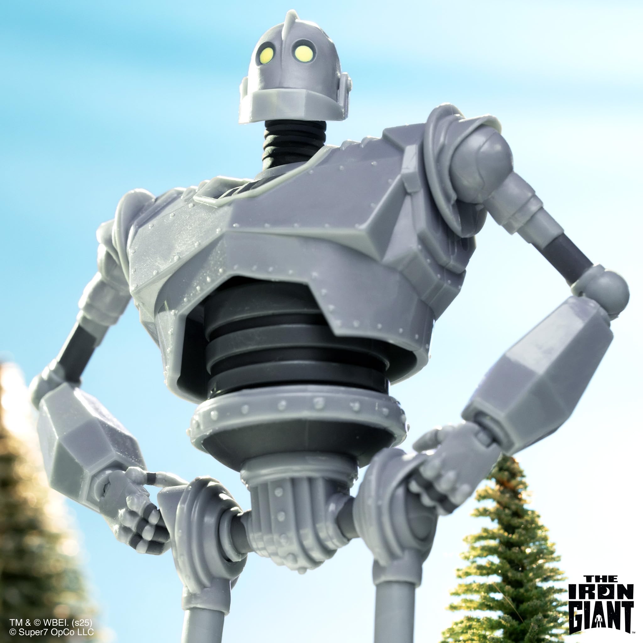 Amazon.com: Super7 Deluxe The Iron Giant - 7