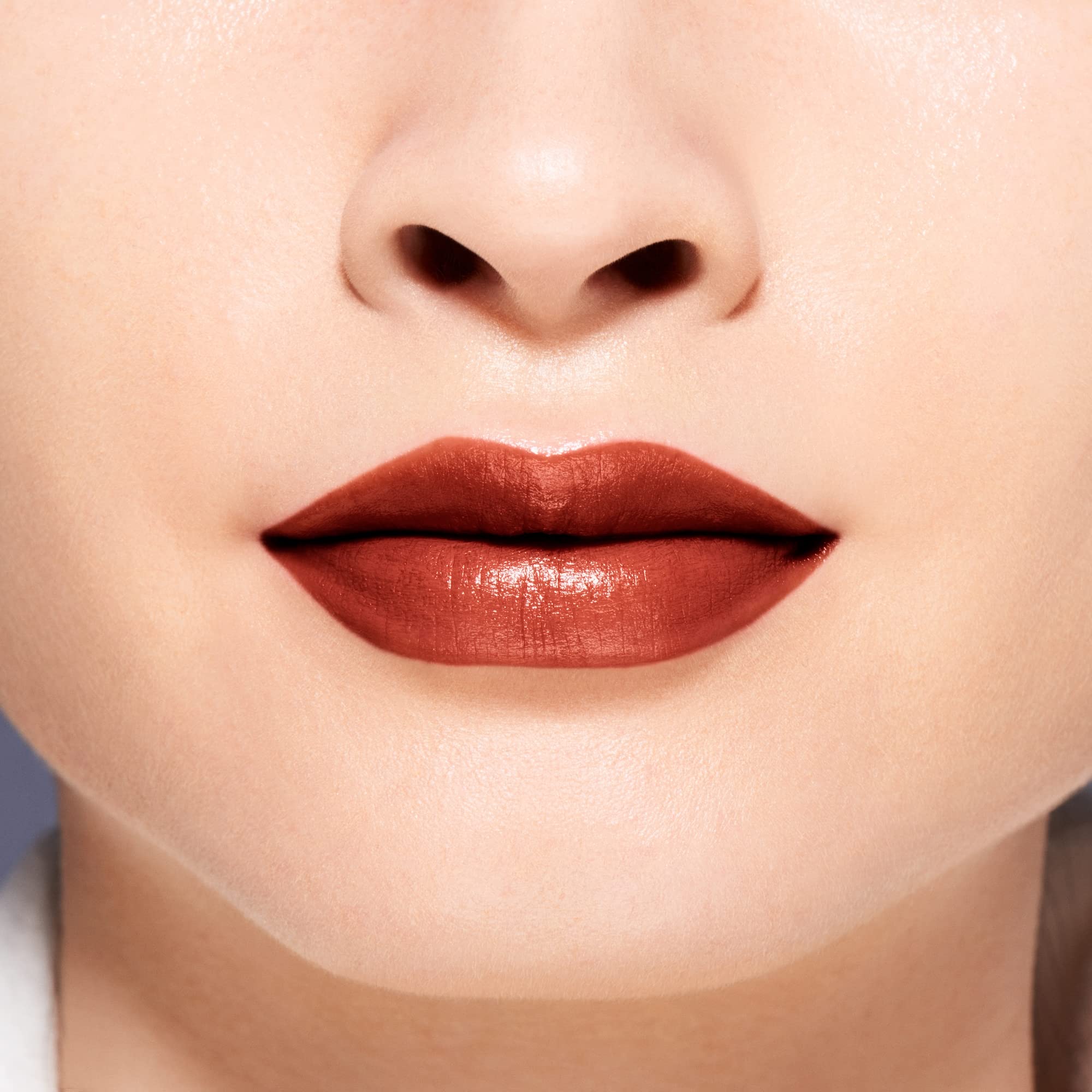 Shiseido Visionairy gel lipstick - 223 Shizuka Red (Canberry