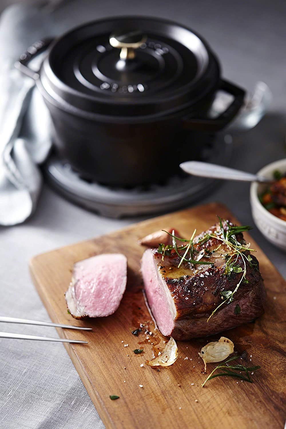 Amazon.co.jp: staub ストウブ 「 ピコ ココット ラウンド ブラック