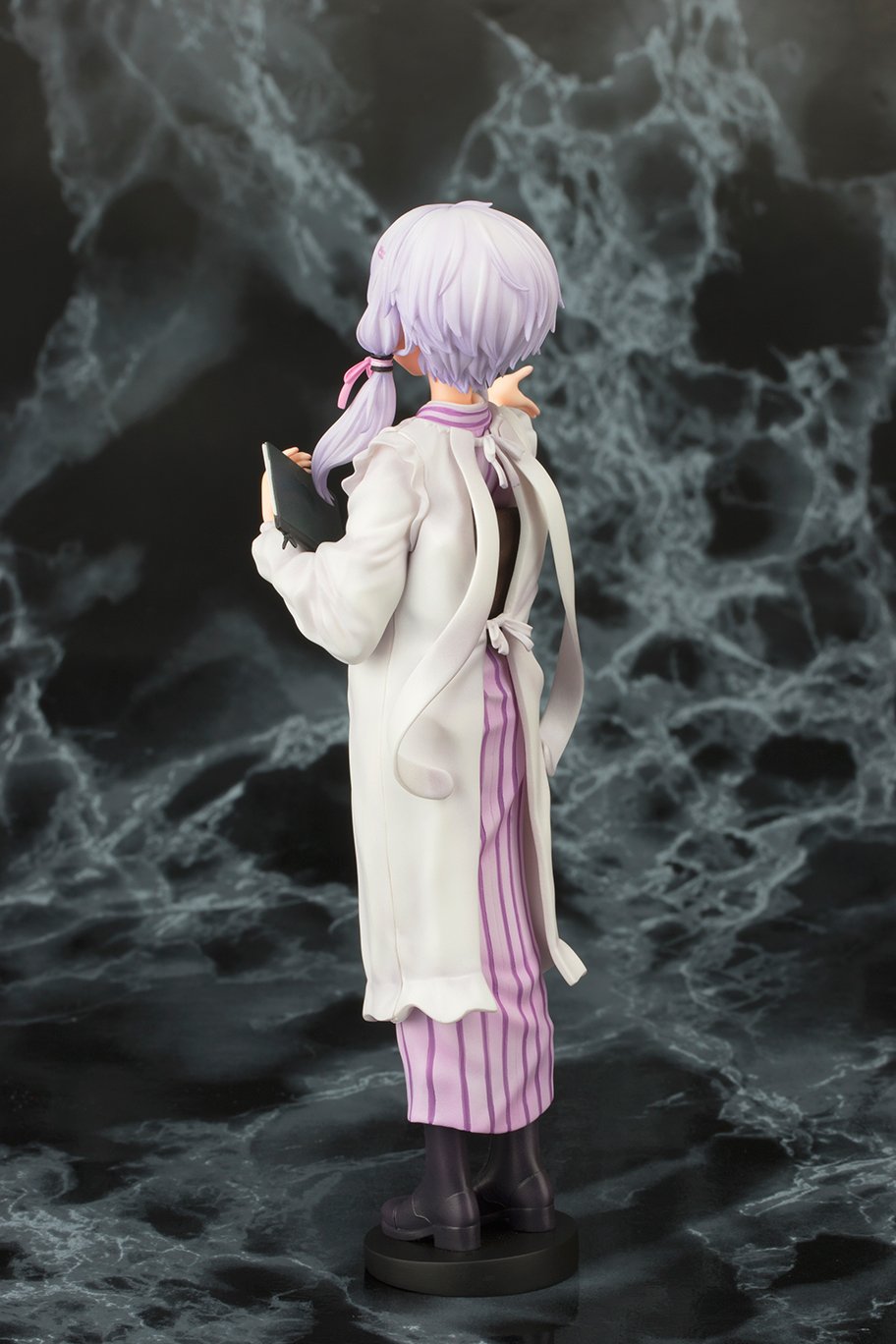 Amazon | 結月ゆかり 割烹着ver 1/8スケール レジンキャスト製 塗装