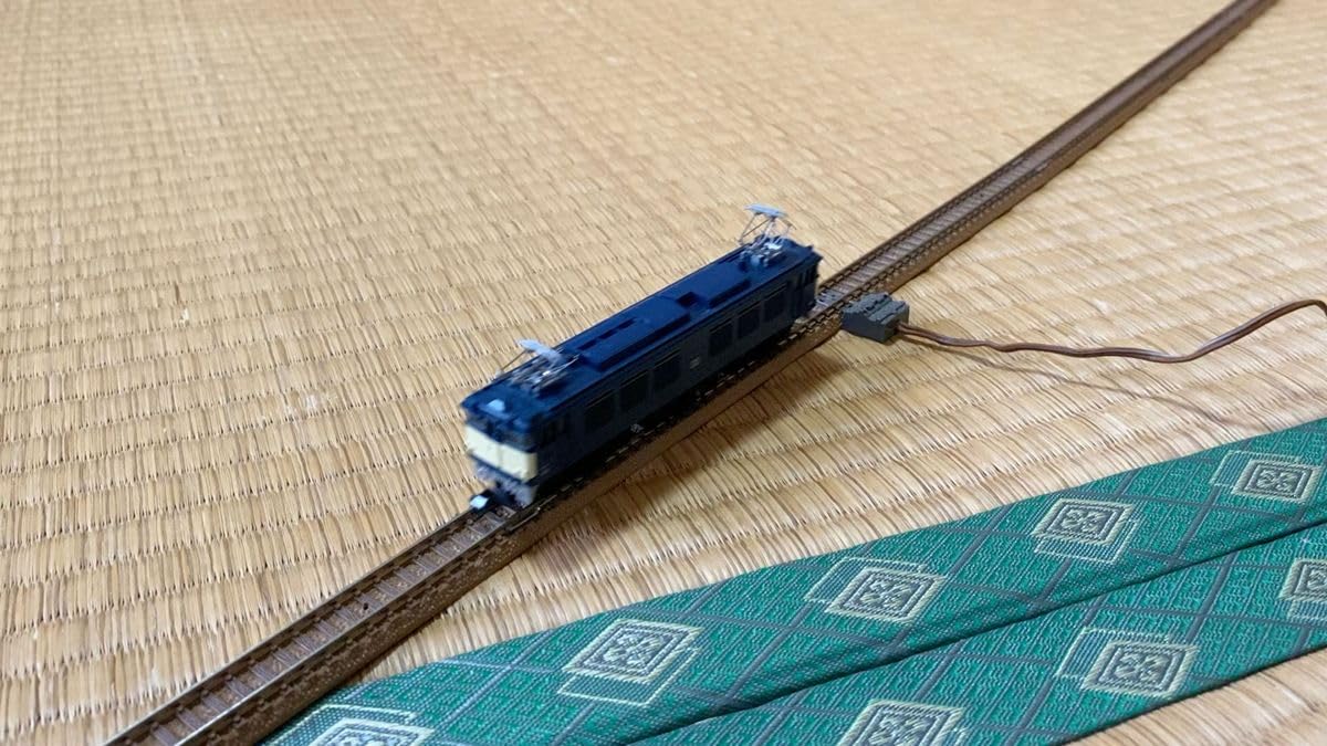 Amazon.co.jp: TOMIX 国鉄 EF64 0番代 電気機関車 旧製品 : おもちゃ