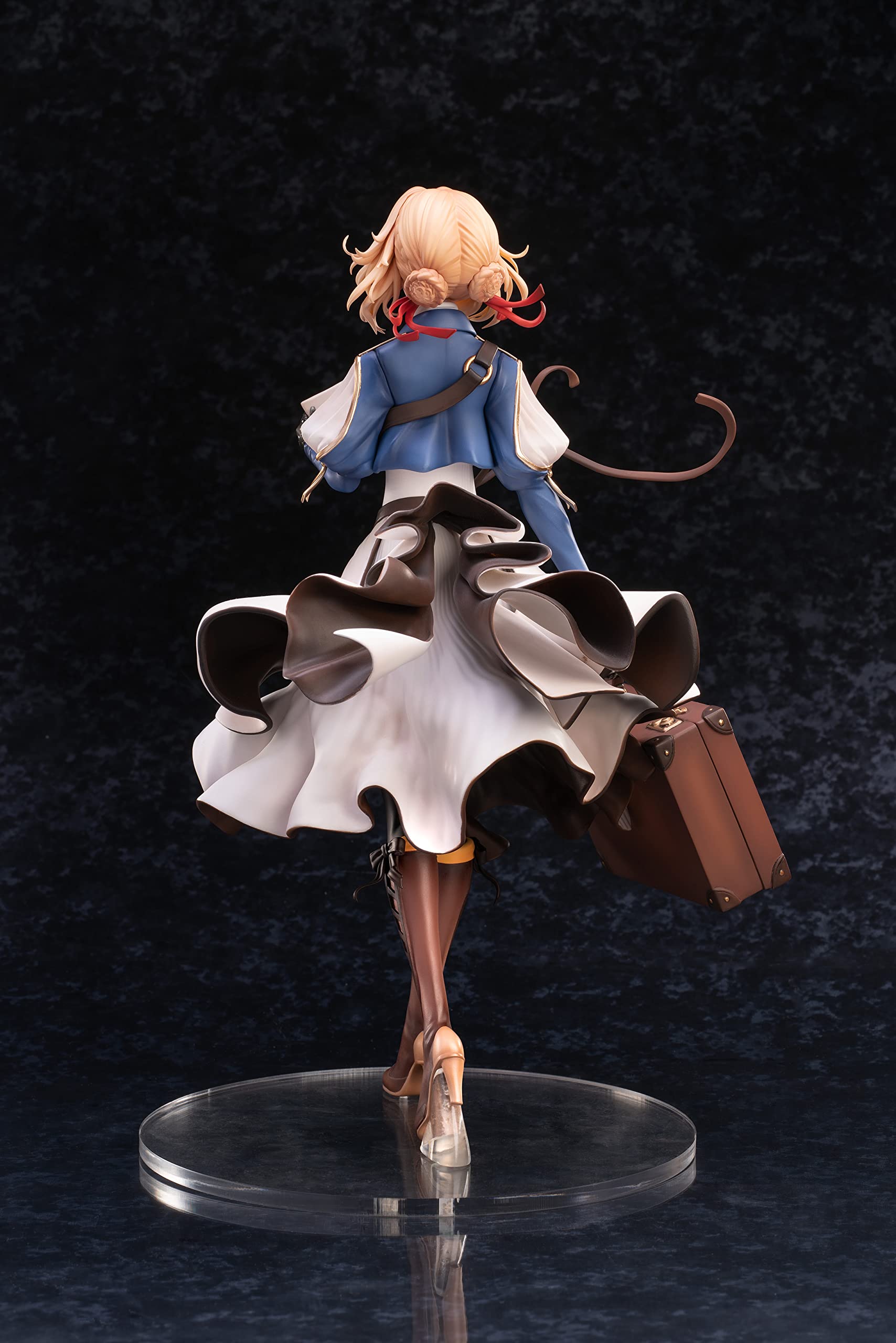 Amazon.co.jp: ヴァイオレット・エヴァーガーデン フィギュア 1/4