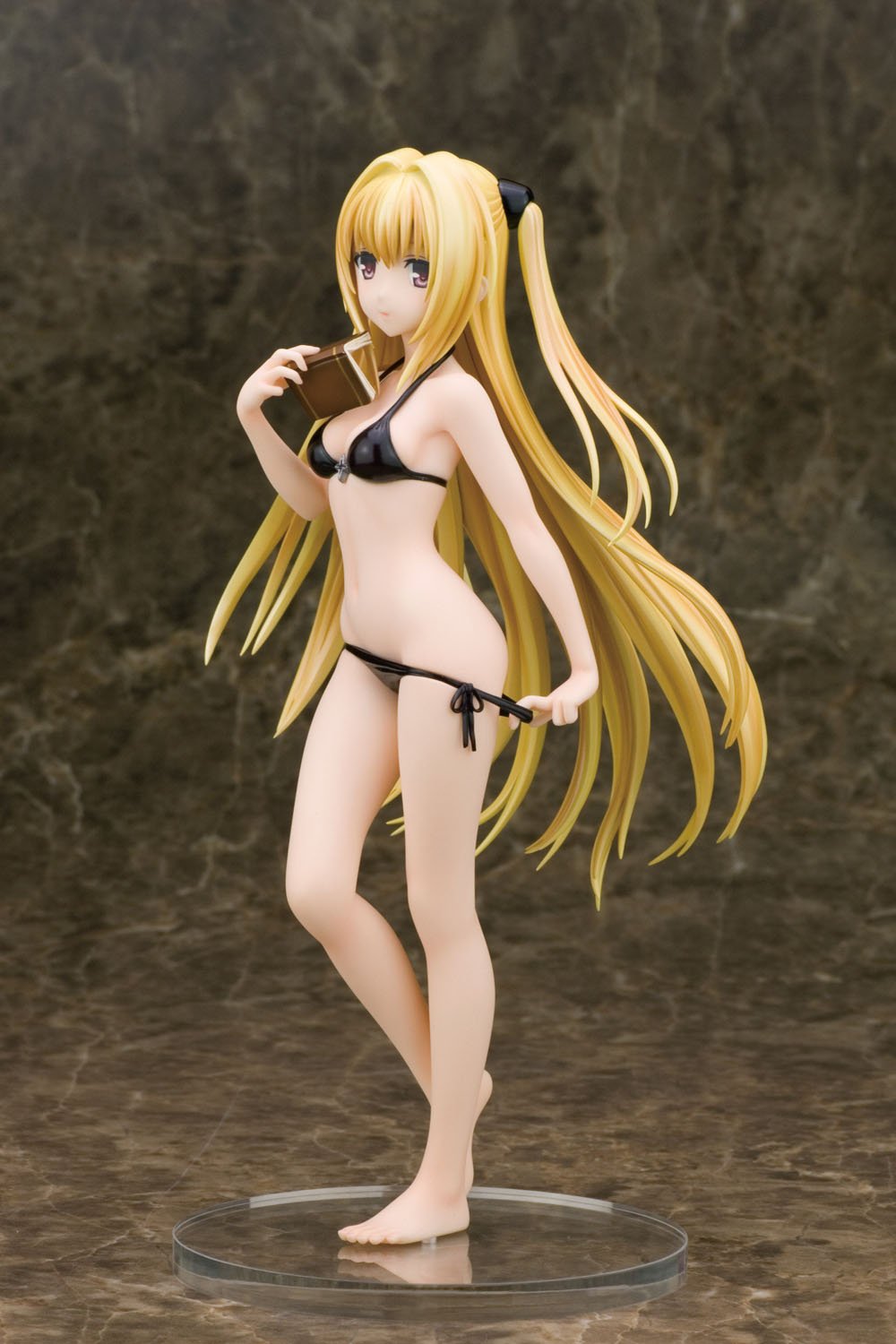 Amazon.co.jp: 金色の闇 水着ver. (1/7スケール PVC塗装済み完成品