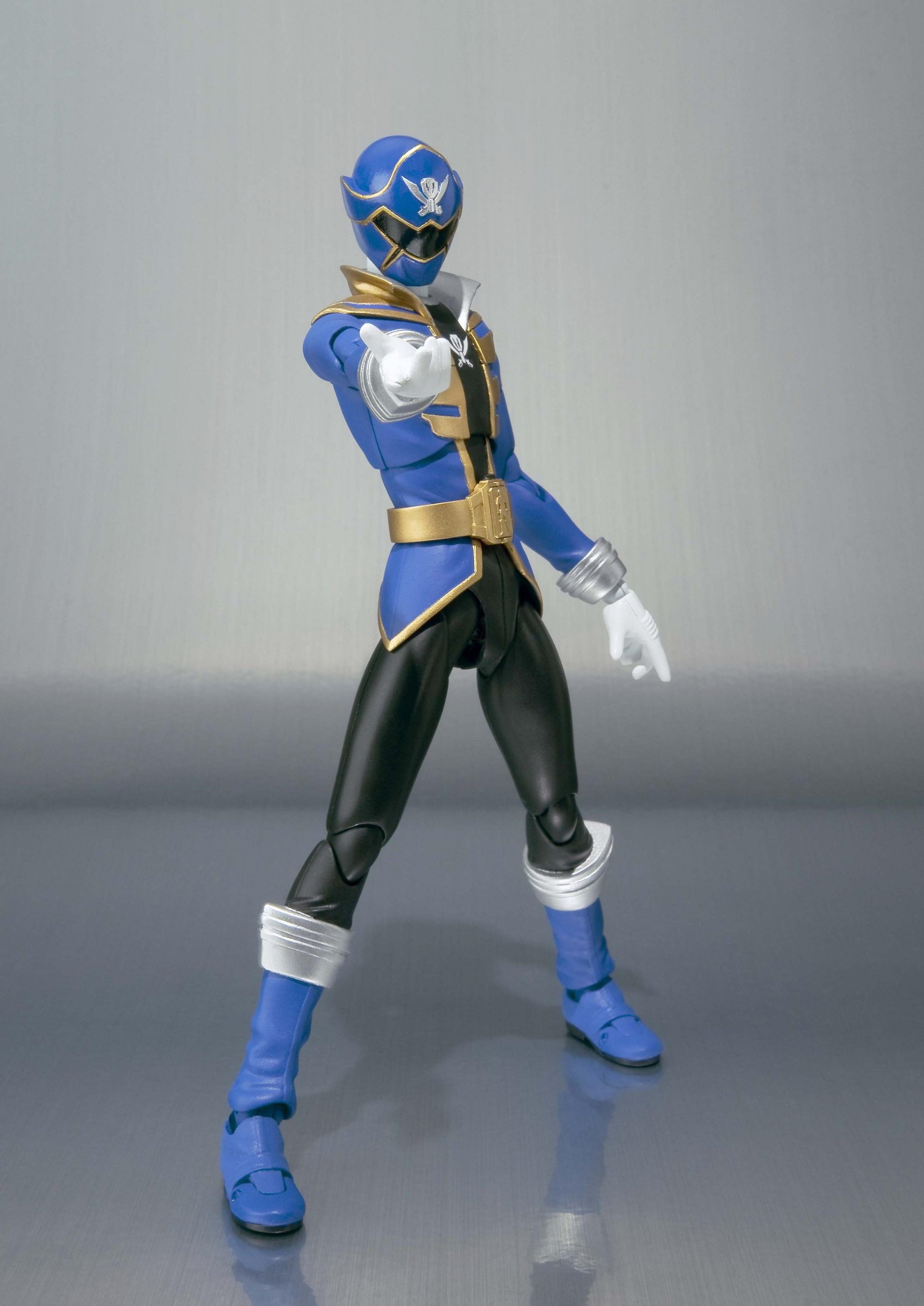 Amazon.co.jp: TAMASHII NATIONS S.H.フィギュアーツ ゴーカイブルー