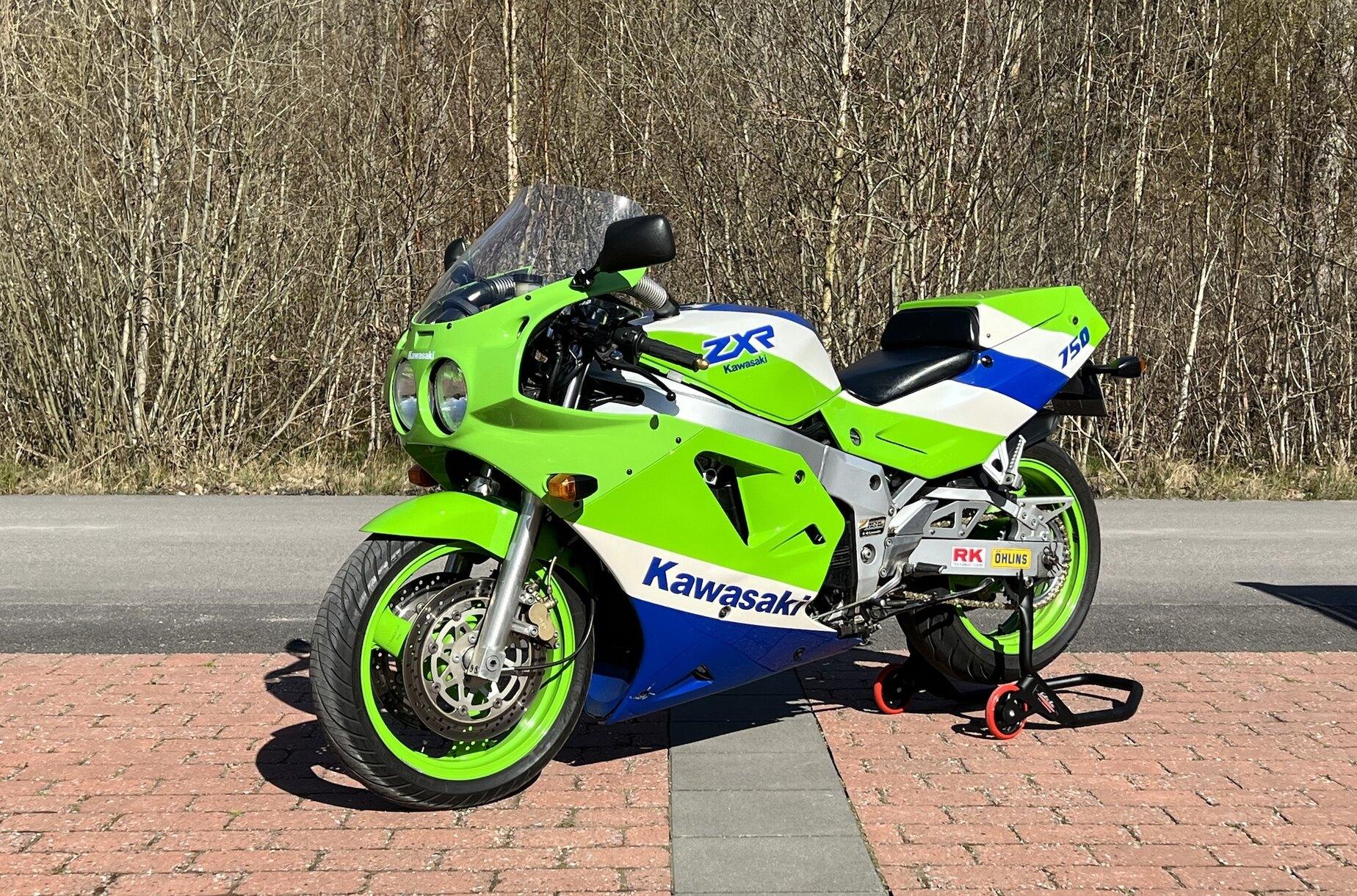 Kawasaki ZXR 750 H1 specs, performance data - FastestLaps.com