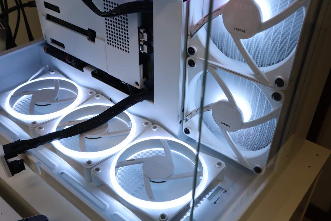 高解像度ディスプレイの簡易水冷【NZXT Kraken Elite】をレビュー