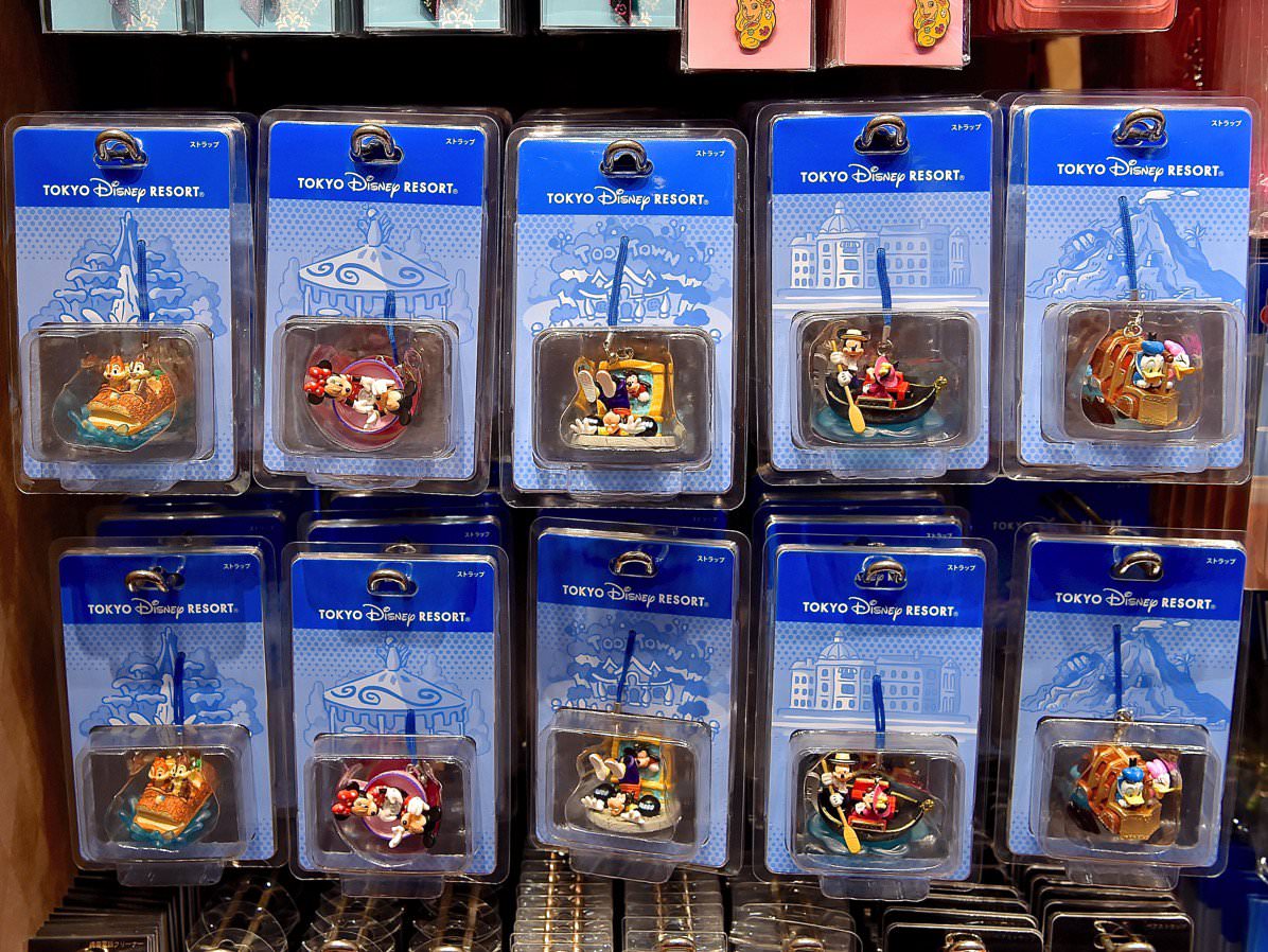 ミッキーたちがアトラクションに☆ディズニーランドキャラクター