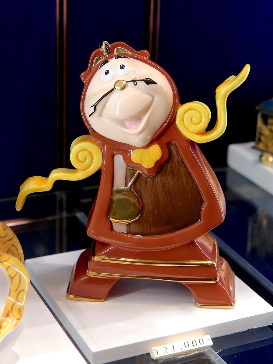 ベルたちを美しく再現！東京ディズニーランド『美女と野獣』磁器の置物 -