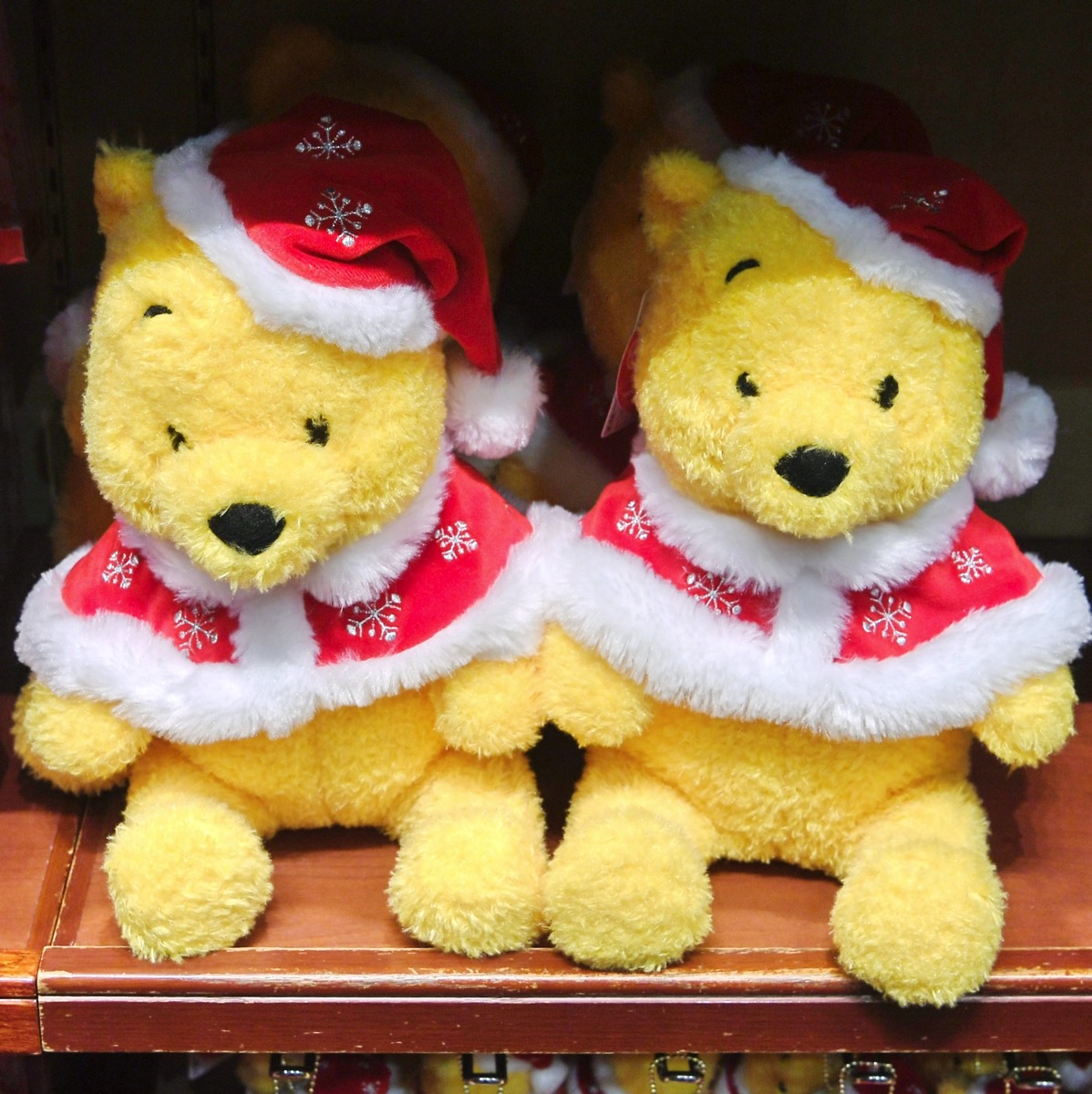サンタ帽&マント姿がかわいい！東京ディズニーリゾート“ディズニー