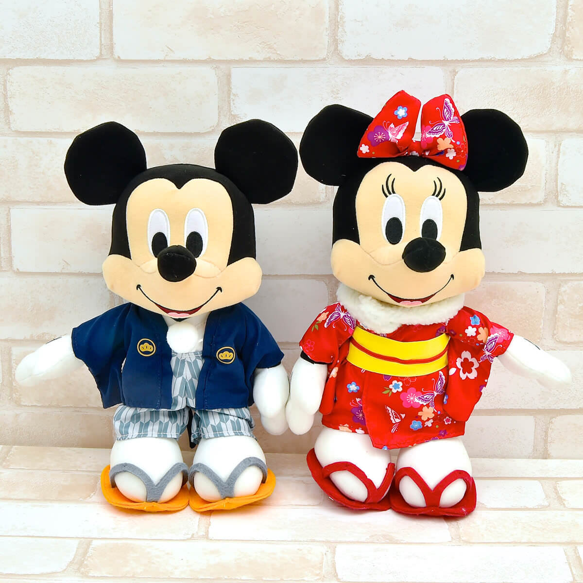 お正月にかざりたい！セガ ミッキー&ミニー スペシャル晴れ着ぬいぐるみ -