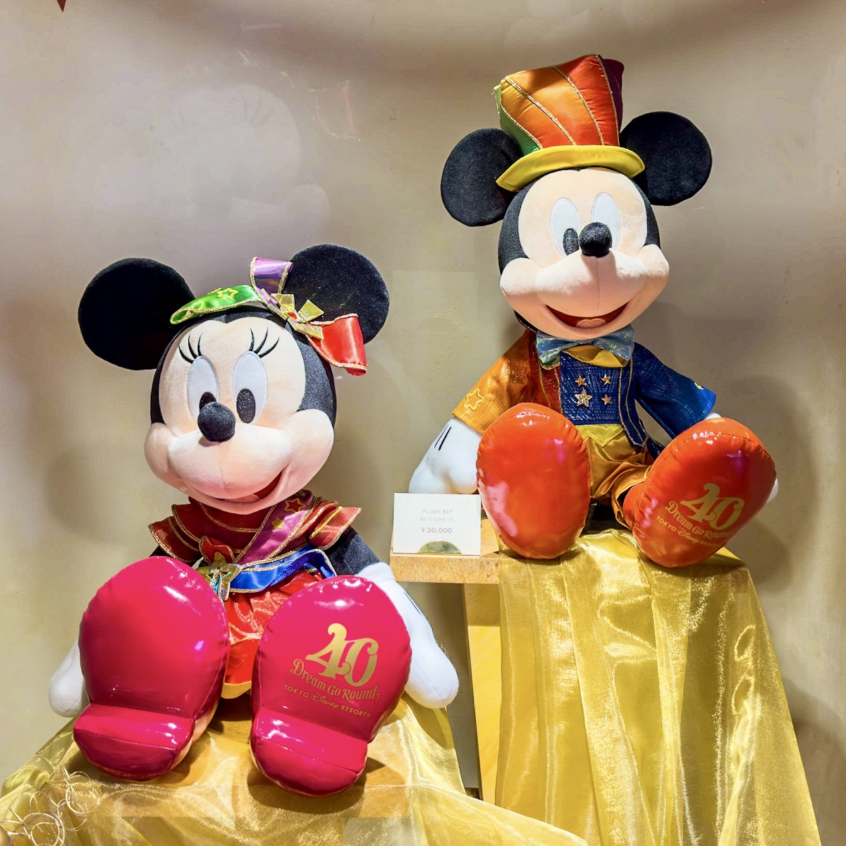 豪華なぬいぐるみセット、ウォッチ、ピンバッジセット！「東京