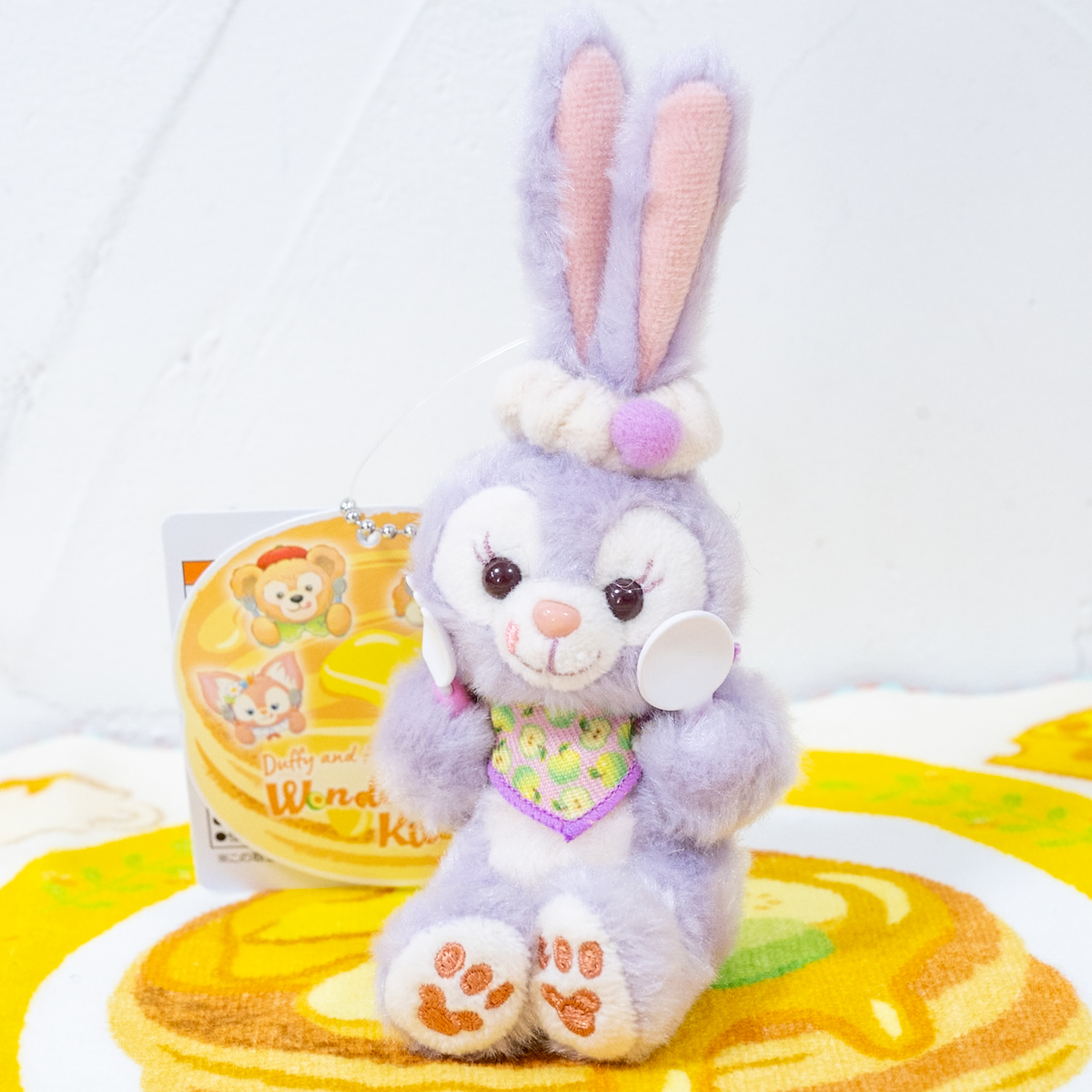 ぺろっと舌をだした姿がかわいい！東京ディズニーシー“ダッフィー