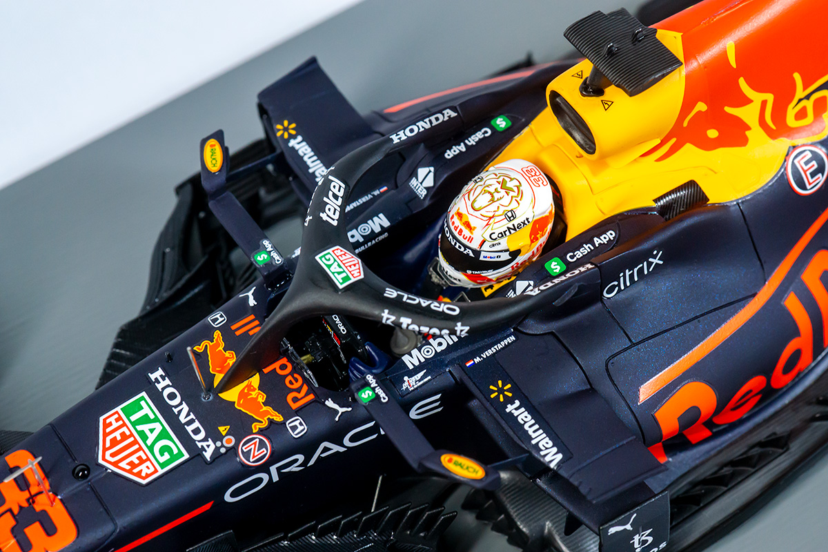 Spark 1/18 Red Bull RB16B Honda M. Verstappen Winner Abu Dhabi GP