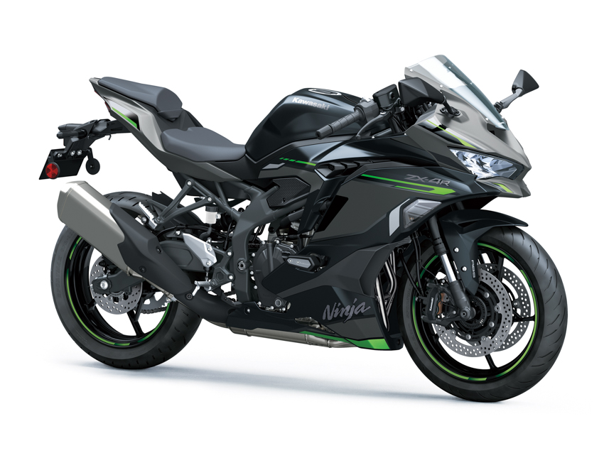心地よい排気音”にベテランライダーも納得！400ccスーパースポーツの