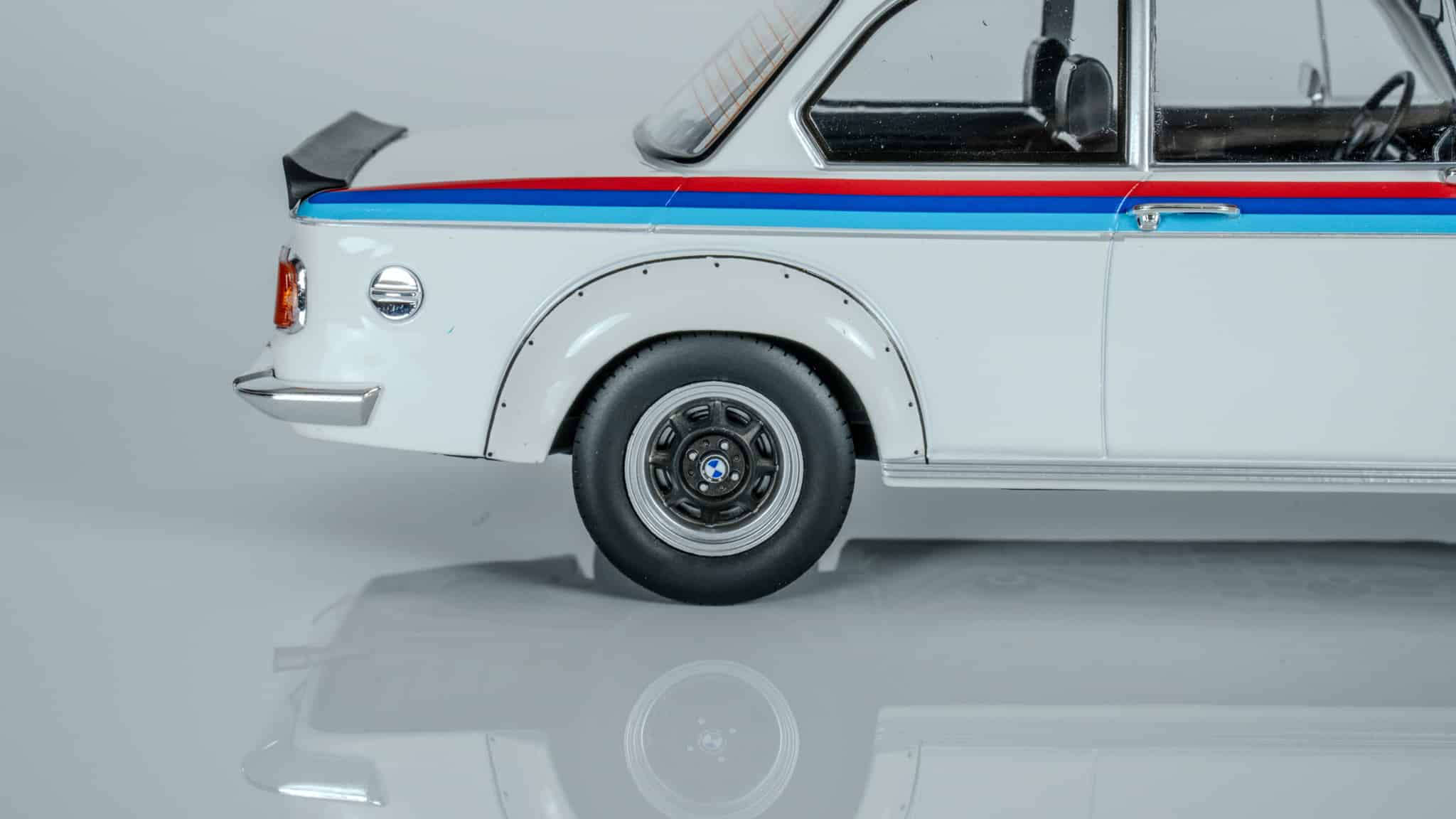 MCG - 1:18BMW ターボ ホワイト 1973年 ダイカストモデル