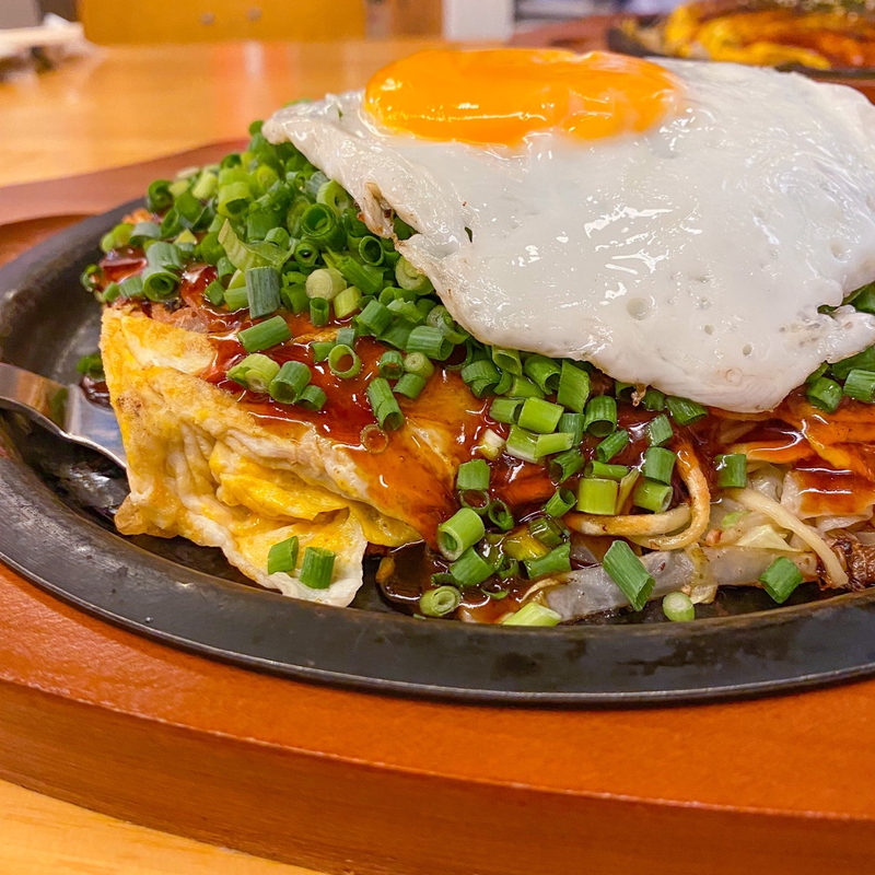 本場広島の味！鉄板焼きの【十五屋】 ご当地・出雲そば入りの