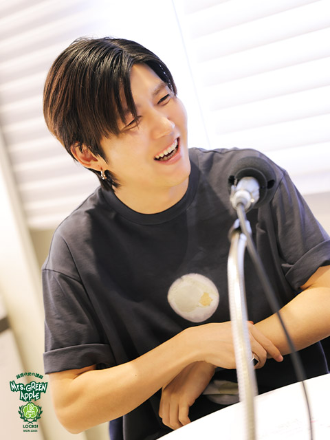 Mrs. GREEN APPLE若井滉斗「『こいつ誰やねん！』状態だよね（笑）」MC