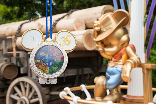 TDR35周年限定「ハピエストミッキースポット」が35体そろい踏み