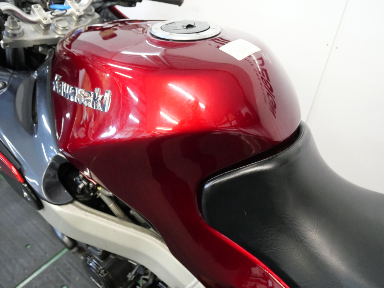 Kawasaki ZX-11 ZZR1100北米仕様 – NEXT DESIGN