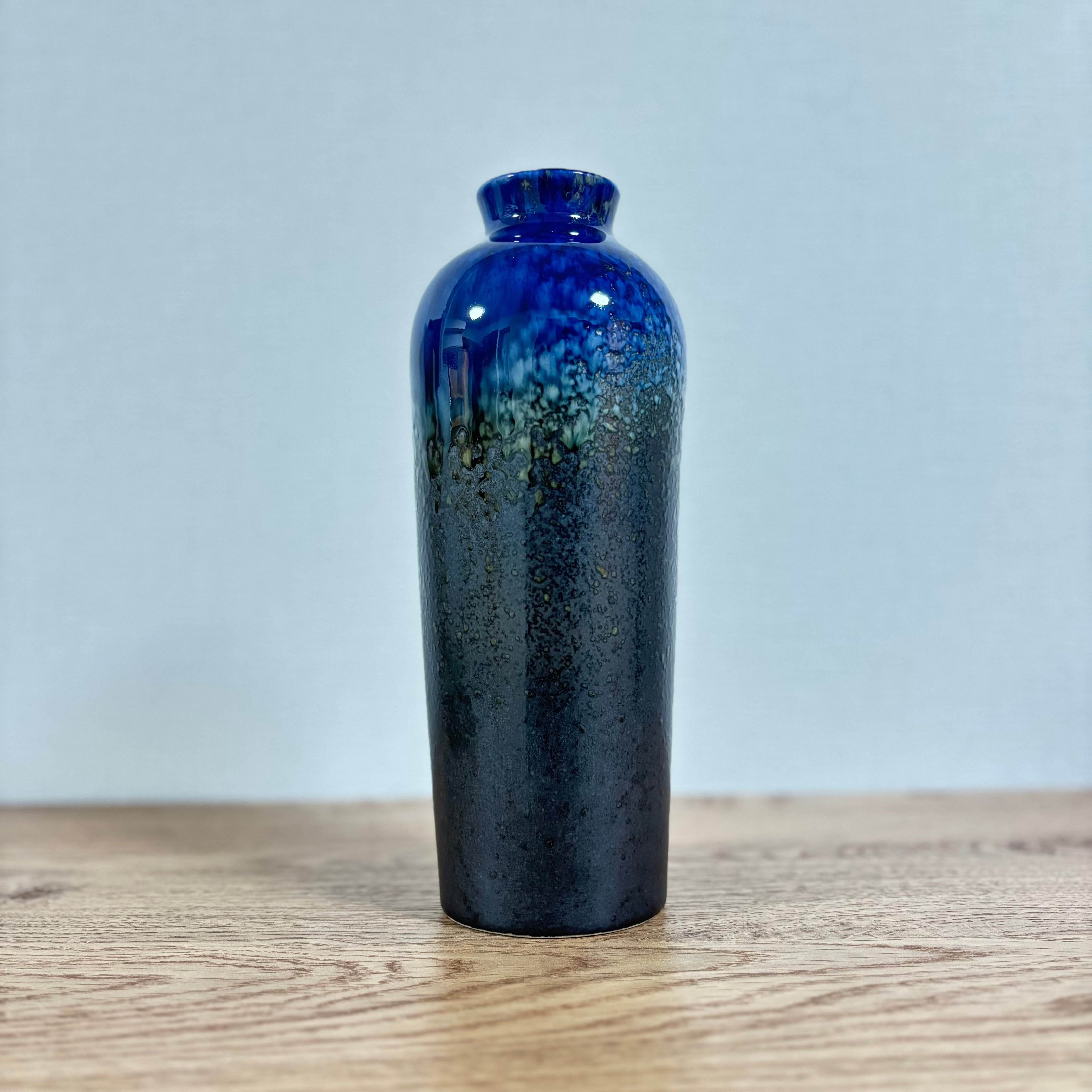 Shigaraki Ware Blue Kiln Vase – Handcrafted in Japan | nihon-kara