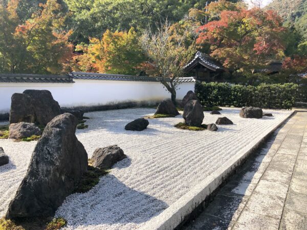永興寺庭園 ― 夢窓疎石作庭／岩国市指定名勝…山口県岩国市の庭園
