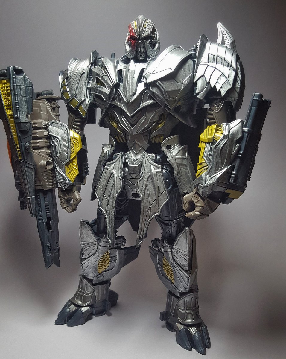 TLK-19 最後の騎士王 リーダークラス メガトロン。頭部の変形ギミック