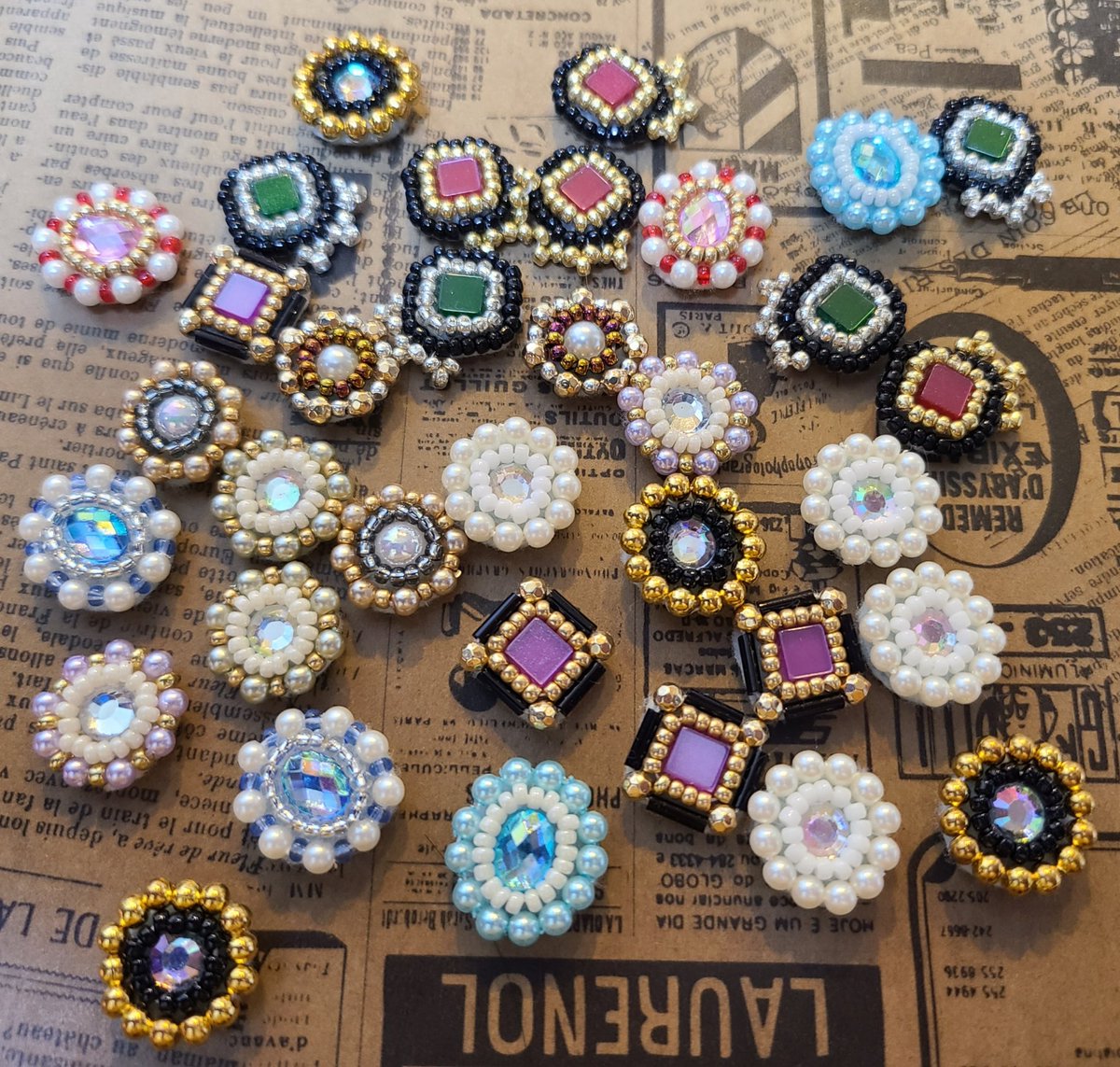 ビーズ刺繍のカボションパーツの販売を始めました！ パーツですので