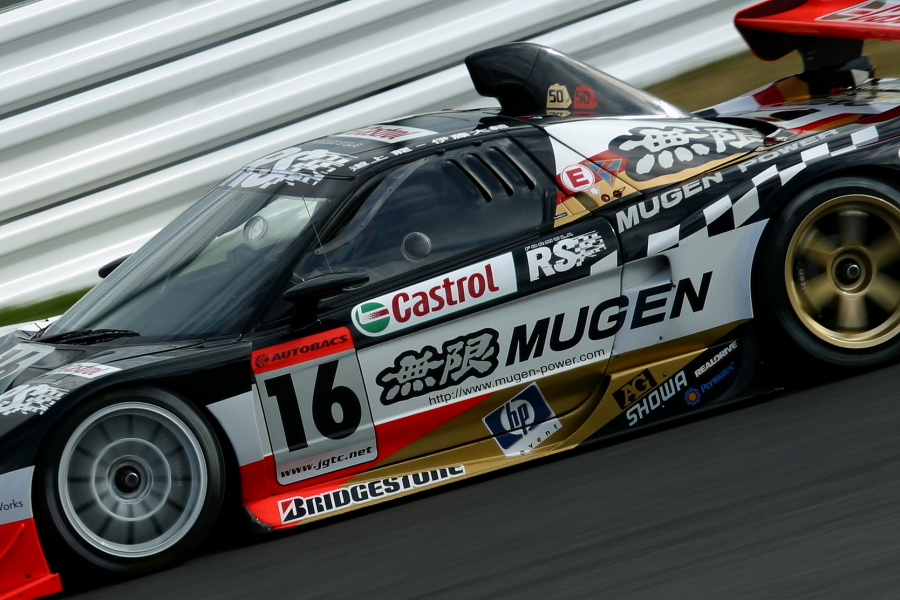 02JGTC は最終戦（鈴鹿）での無限NSXで〆ようかと。 道上選手は03年