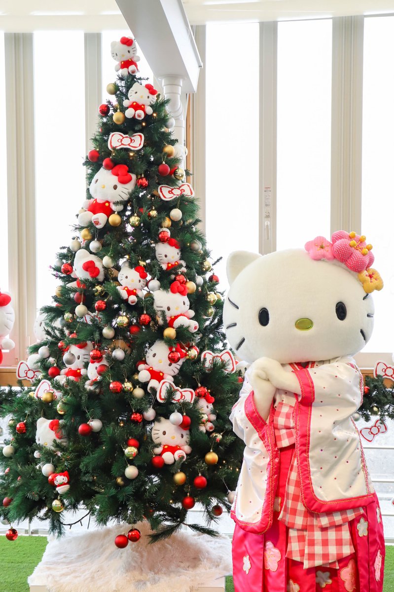 巨大クリスマスツリー登場！🎄 毎年インスタ映えスポットとして大人気