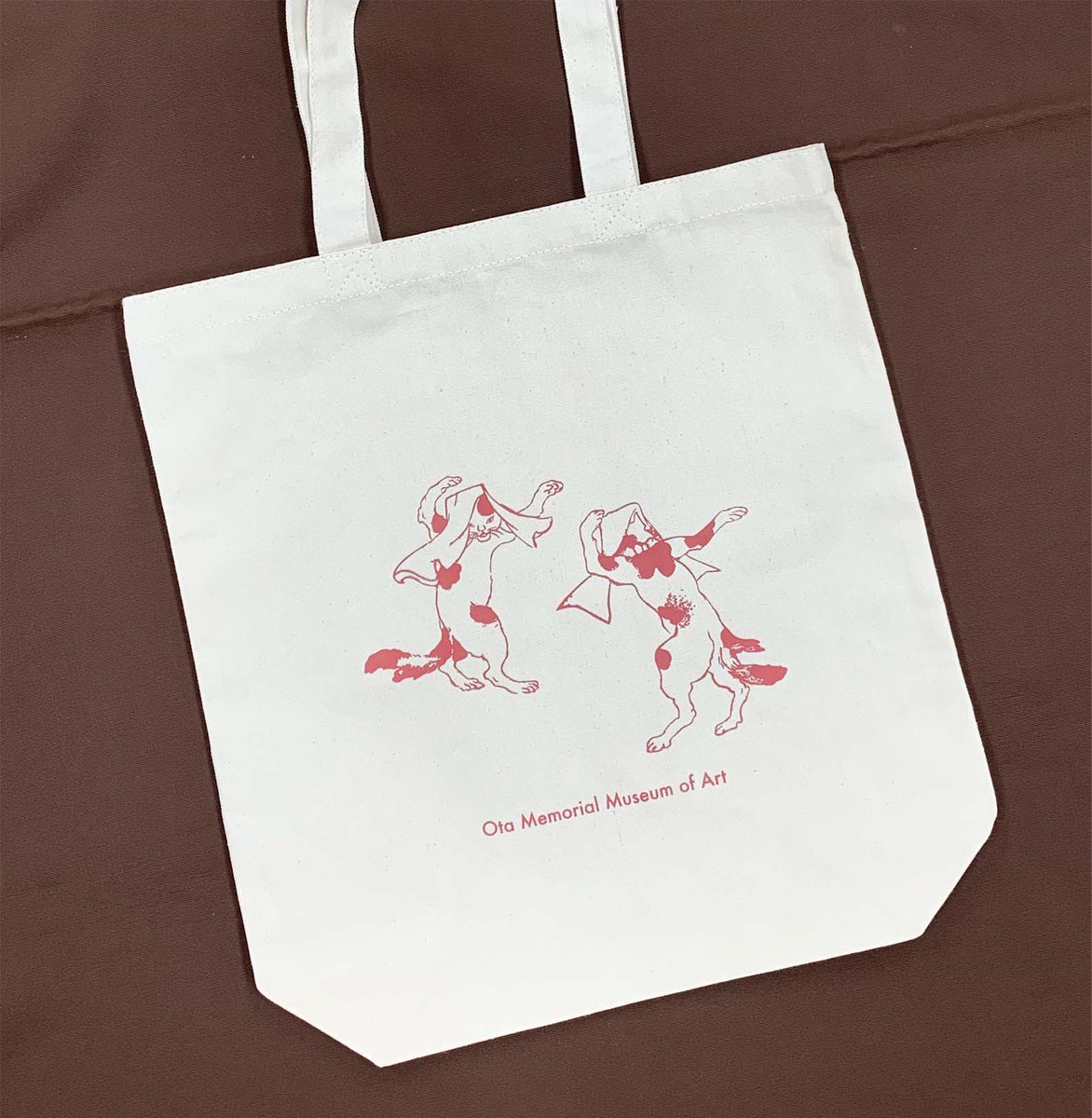 太田記念美術館オリジナルのトートバッグ。しばらく在庫切れとなって