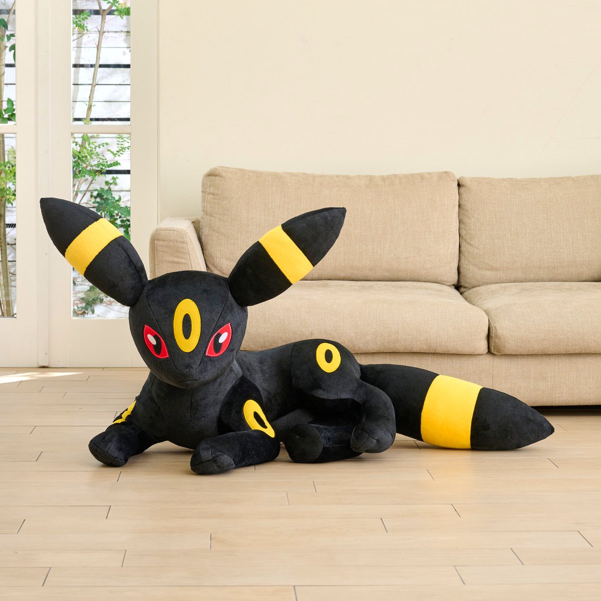 ポケモンセンターオンラインにて等身大「エーフィ」「ブラッキー」が