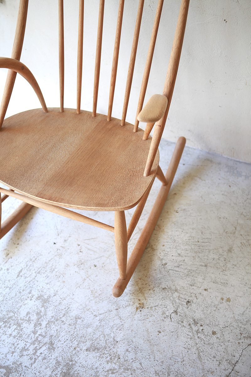 Rocking Chair “ Model IW3 / Oak ” by Illum Wikkelsø | phono | 金沢