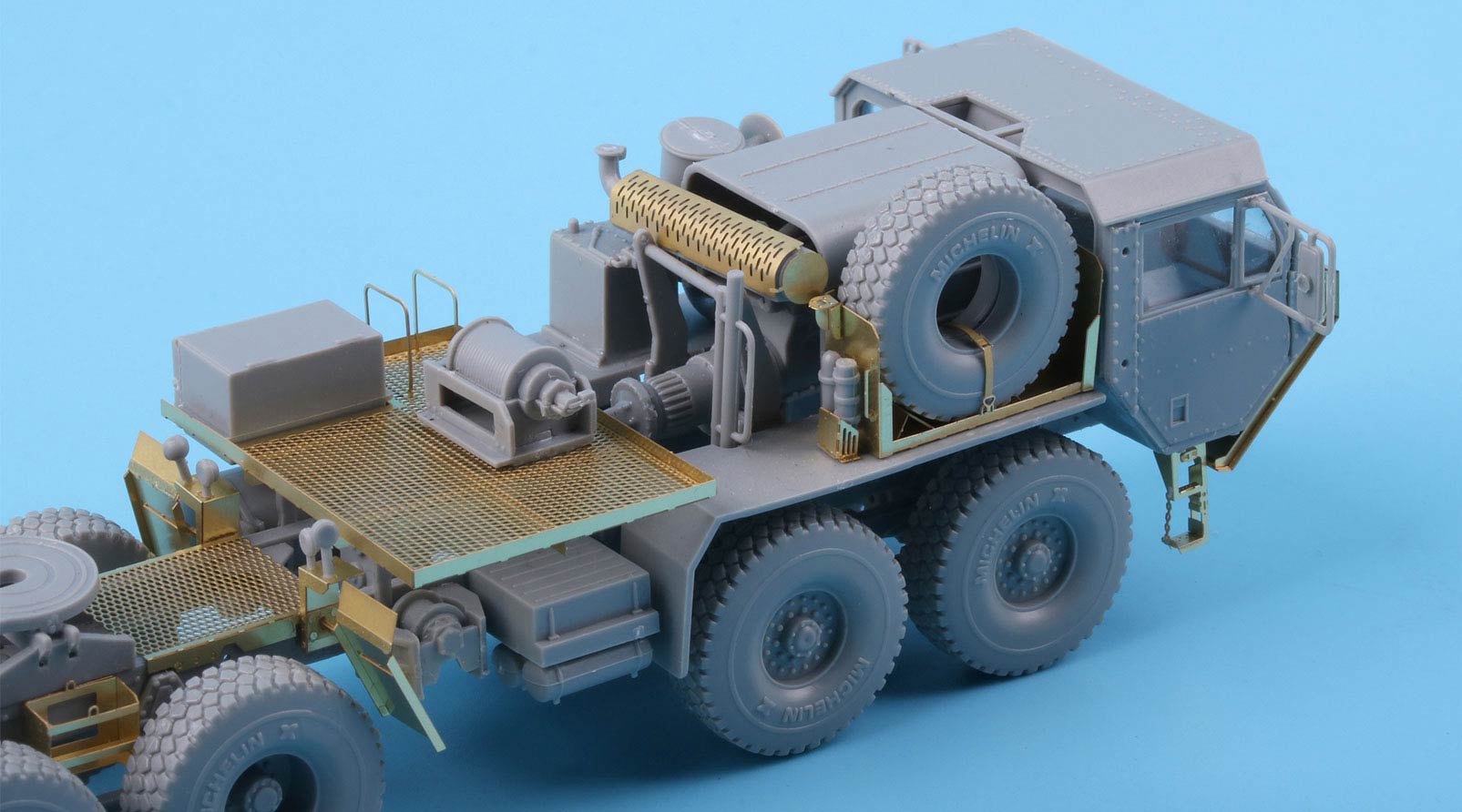 ME7211 1/72 アメリカ陸軍 M983A2 HEMTT トラクター /w M870A1セミ