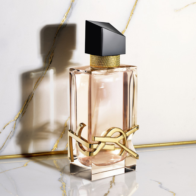 YSLのアイコニックなフレグランス「リブレ」より、透明感のある