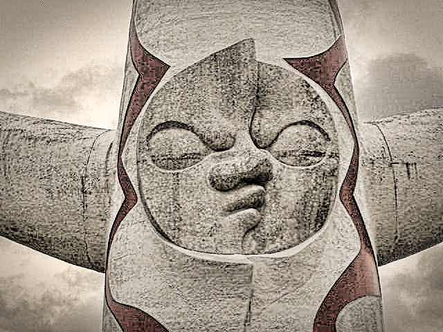 太陽の塔！ Tower of the Sun 「太陽の顔は爆発だ！」岡本太郎 - 村内