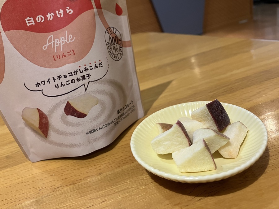 ハートリース ホワイト松かさ＆リンゴ ハートリース ホワイト松かさ