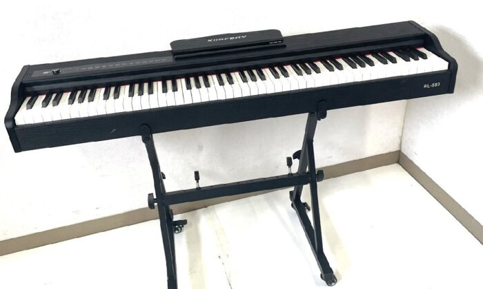 CASIO カシオ ベーシック電子ピアノ CTK-240 49鍵盤 内蔵曲50曲。内蔵