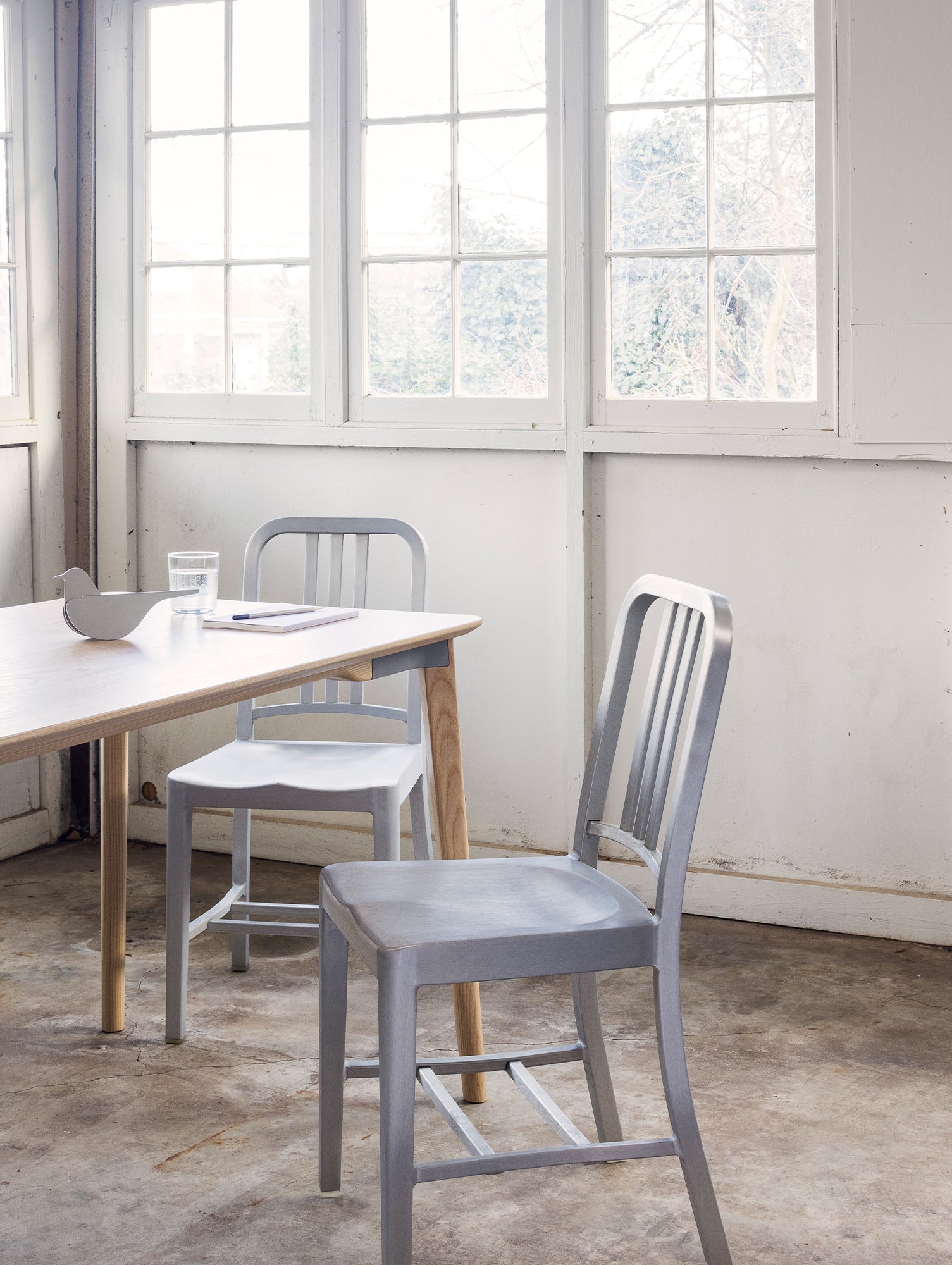 1006 ネイビーチェア - Emeco によるハンドブラシ仕上げ – Really Well