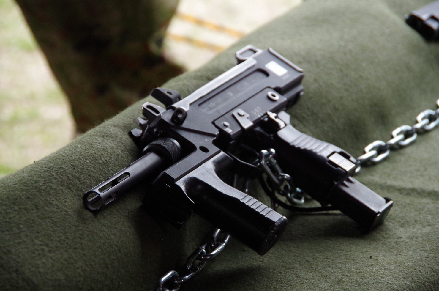 9mm機関拳銃｜サブマシンガン・M9｜陸上自衛隊装備品｜陸自調査団
