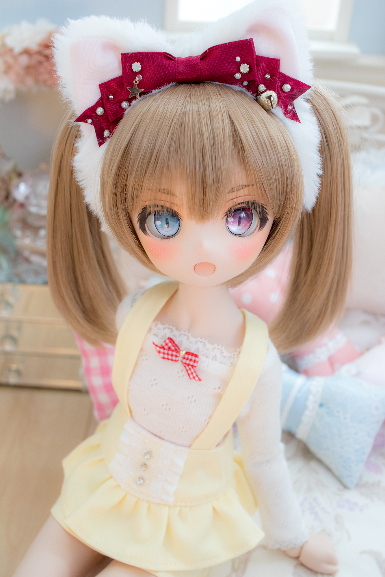 Doll wig |