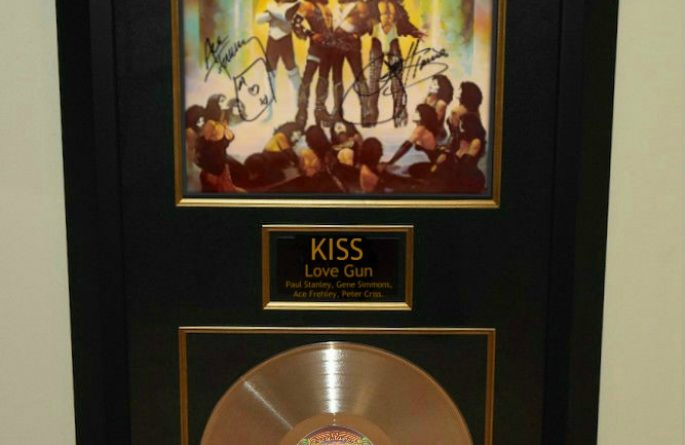 KISS, Love Gun, Paul Stanley, Gene Simmons, Ace Frehley, Peter