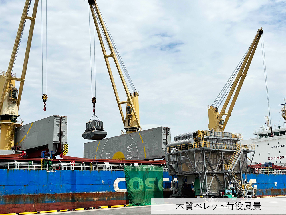 荷役風景 │ 株式会社坂出郵船組